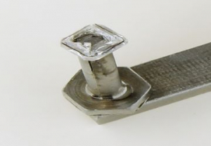 Slicing of a HPHT Diamond